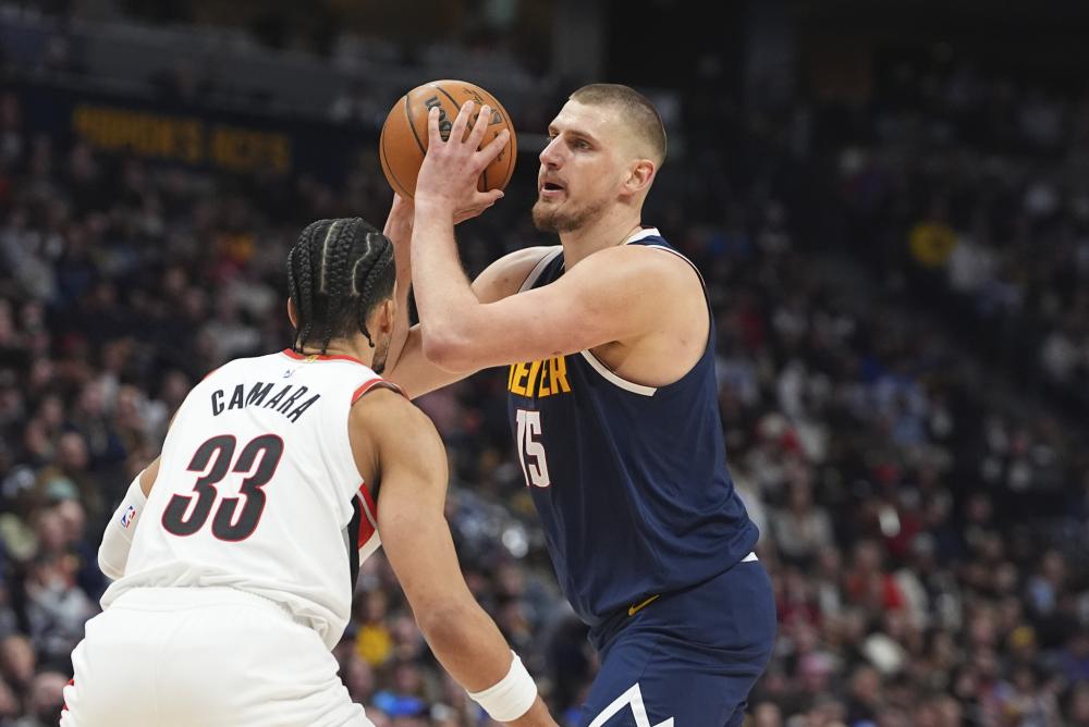 她们三人在 她们三人在